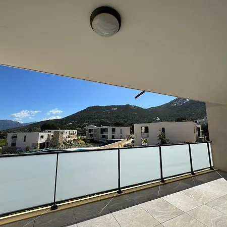 Dans Avec Piscine *